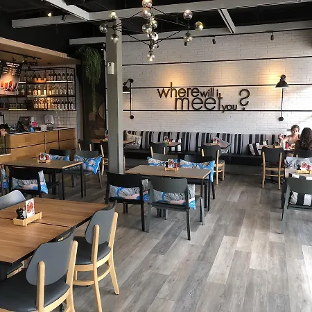 普吉岛芭东海滩格鲁尔酒店